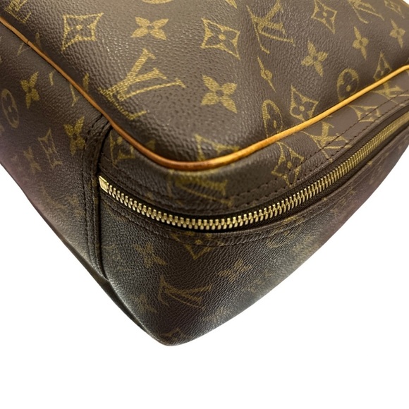 LOUIS VUITTON LV Excursion HandBag Monogram with Dustbag and COA. - Picture 4 of 17